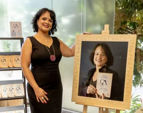 Carina Germano lança “Não superei… Aprendi a continuar” e transforma sua história em inspiração para outras vidas